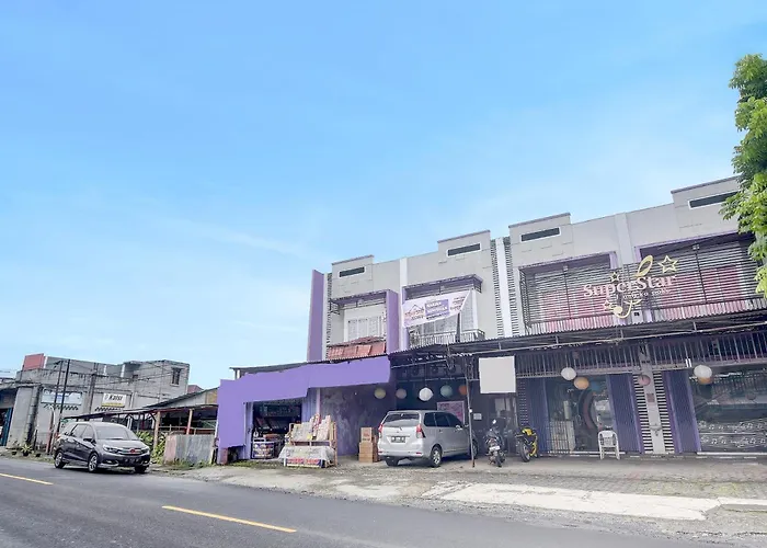 Oyo 92040 Superstar Kost Dan Homestay