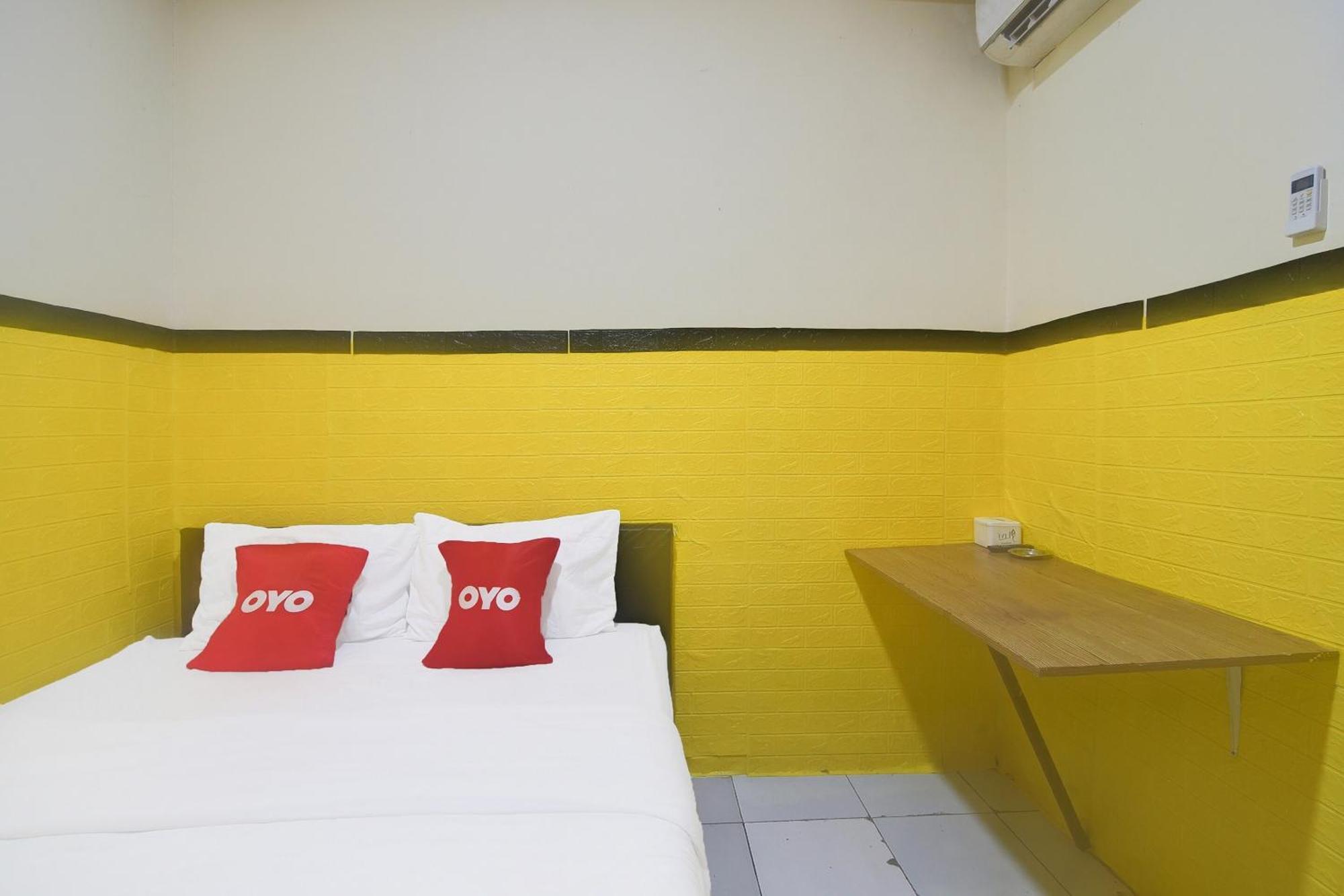Oyo 92040 Superstar Kost Dan Manado